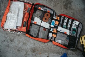 Домашня аптечка: базовий список, умови зберігання й безпечна ревізія ліків